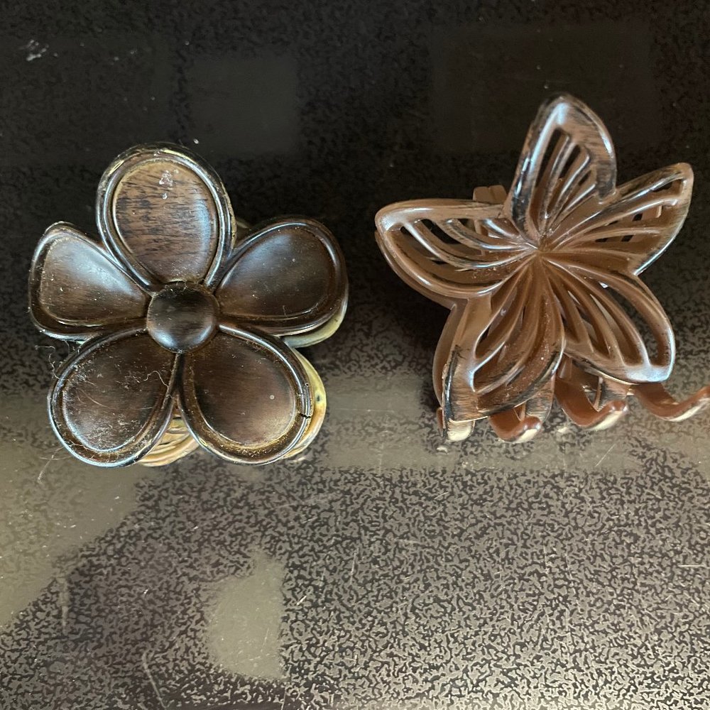 2 brown Hair Clips